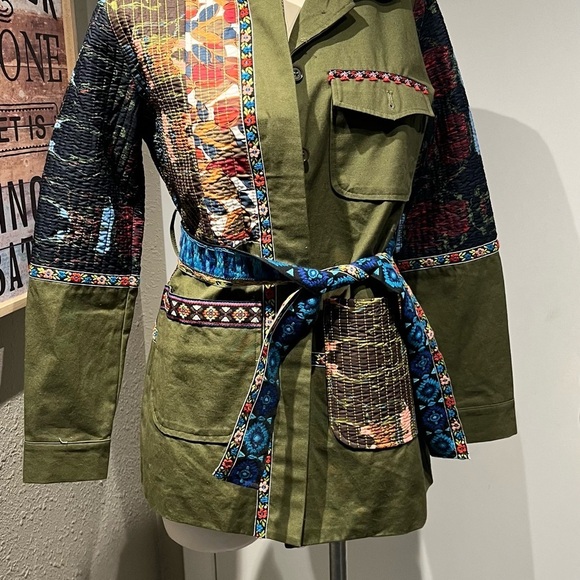 Adore Green Military Field Jacket with Vintage Aesthetic - Picture 2 of 16